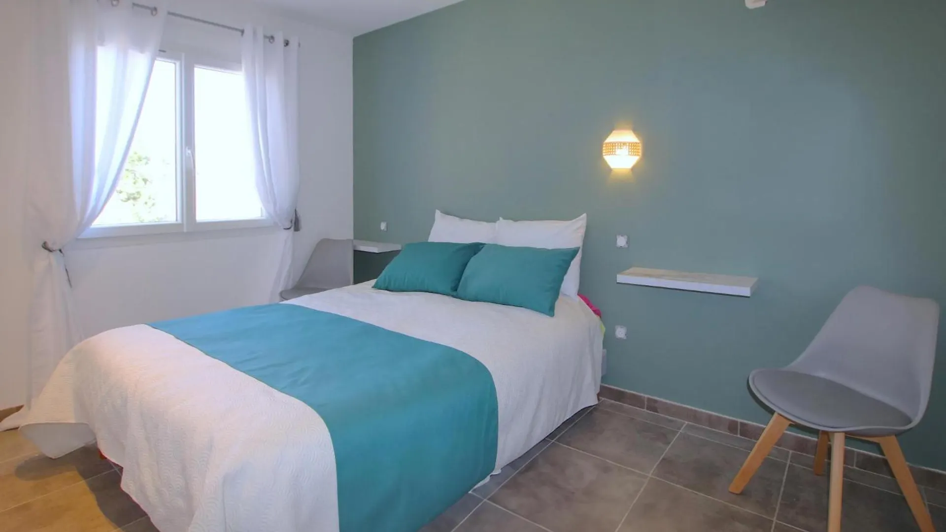 3 Bedroom Beautiful Home In Salavas